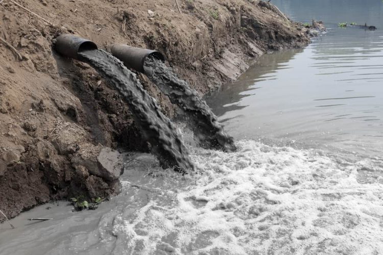 Contaminación Industrial del agua.